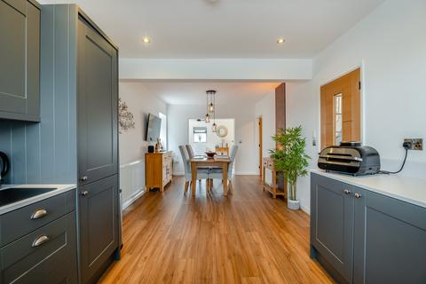 31 Dockham Road, Cinderford, GL14 2BG