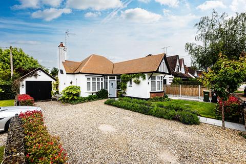 2 bedroom detached bungalow for sale, Oak Road, Rochford, SS4