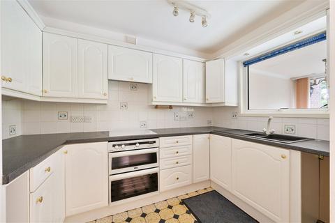 3 bedroom flat for sale, Bancroft Court, Reigate RH2