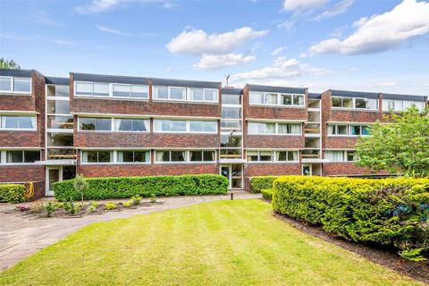 3 bedroom flat for sale, Bancroft Court, Reigate RH2