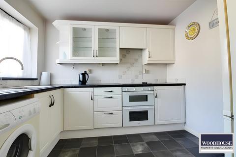 3 bedroom terraced house for sale, Park Lane, Waltham Cross EN8