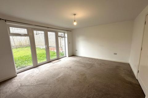 3 bedroom townhouse for sale, King Lane, Burton-on-Trent, DE13