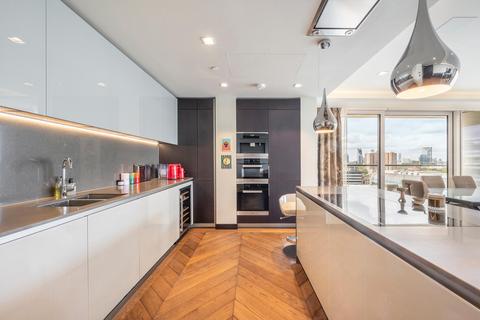 3 bedroom apartment for sale, Sandringham House, Earls Way, London, SE1