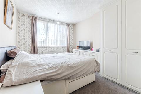3 bedroom semi-detached house for sale, Highwood Avenue, Leeds, West Yorkshire