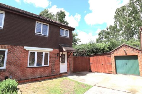 19 Ash Tree Close, Farnborough, GU14 0QP