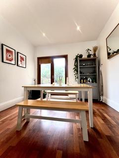 81 Lenthall Road, London, E8 3JN