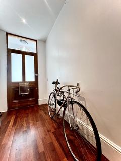 81 Lenthall Road, London, E8 3JN