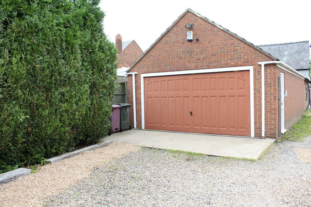 Double Garage & Workshop