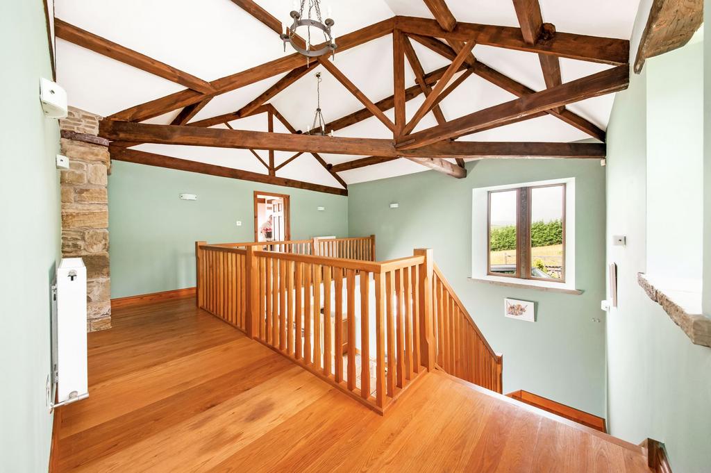 Galleried first floor landing
