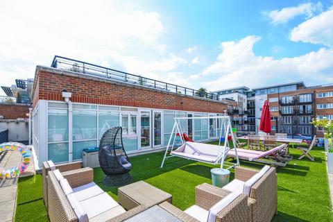 3 bedroom flat for sale, Garland House, Royal Quarter, Kingston Upon Thames, KT2