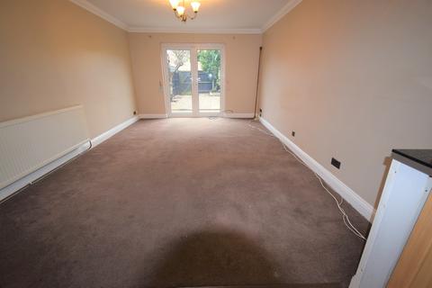 2 bedroom terraced house to rent, Repens Way, Hayes UB4