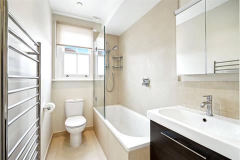 3 bedroom terraced house to rent, Halford Road, London, SW6