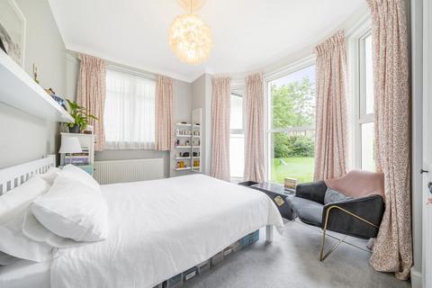 1 bedroom flat for sale, Whitehorse Lane, South Norwood