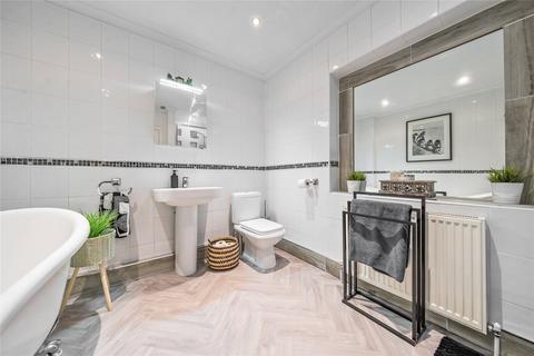 10 Legion Crescent, Kettering, NN16 8UR