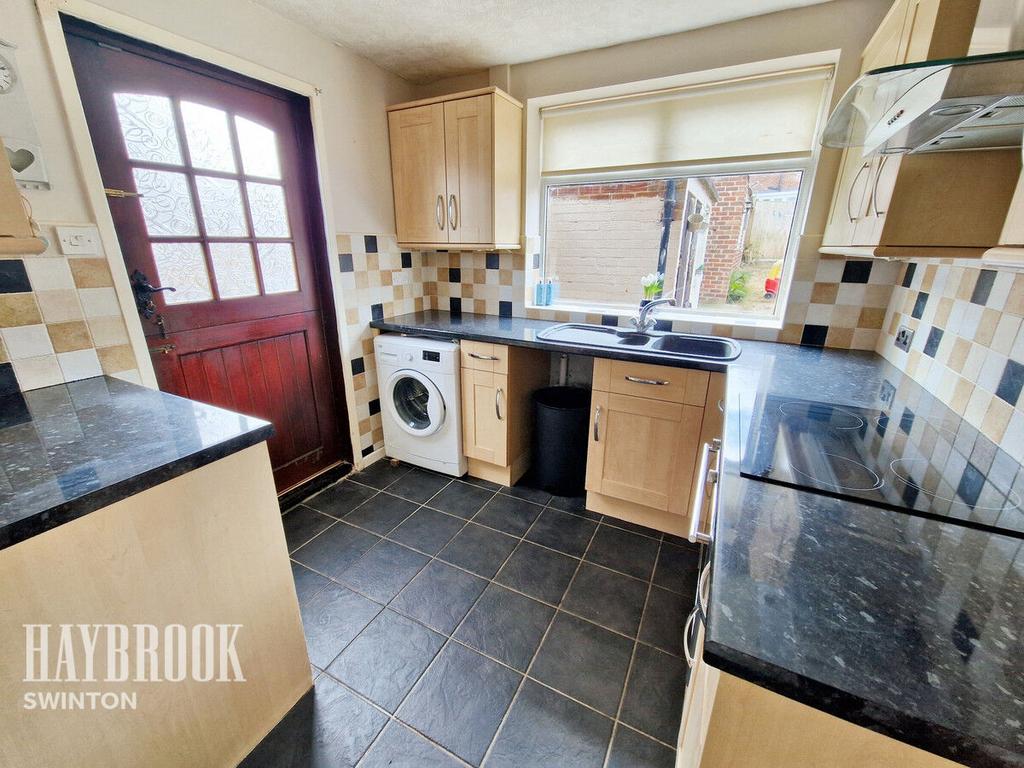 Burns Way, Rotherham 3 bed semidetached house for sale £140,000