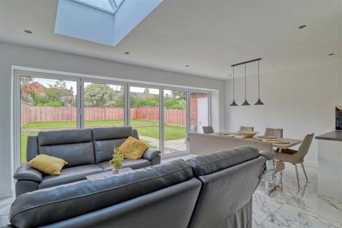 5 bedroom detached house for sale, Frinton on Sea CO13