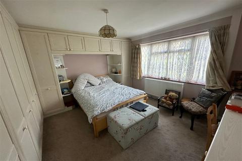 2 bedroom detached bungalow for sale, Croydon CR2