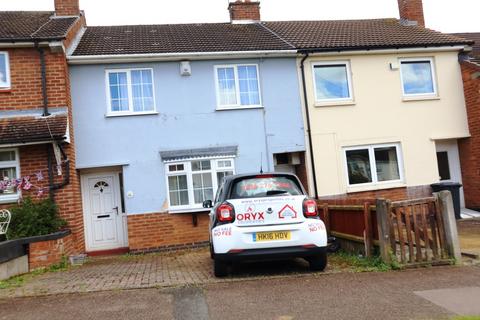 3 bedroom semi-detached house to rent, Bowhill Grove, Leicester LE5