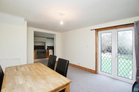 4 bedroom semi-detached house to rent, Begbrook Lane, Bristol BS16