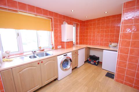 3/2, 102 Berryknowes Road, Glasgow, G52 2TT