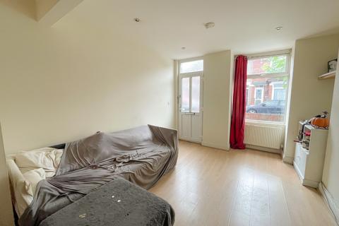 2 bedroom end of terrace house for sale, Wingfield Road, Gravesend, Kent, DA12