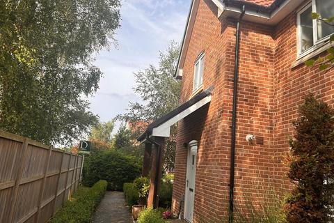 3 bedroom end of terrace house for sale, Waterside Drive, Ditchingham NR35