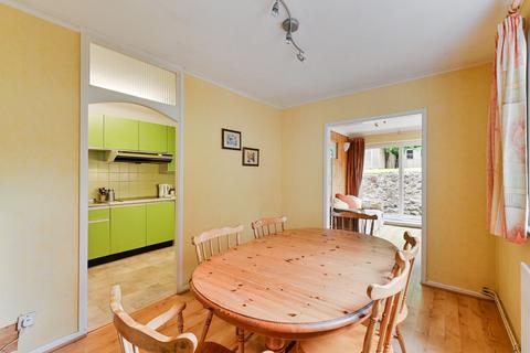 5 bedroom end of terrace house for sale, Silkham Road, Oxted, RH8