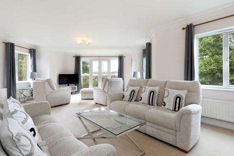 Flat 4, The Courtyard Grove Road, Beaconsfield, HP9 1PU