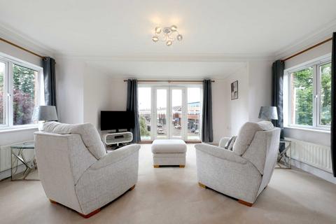 Flat 4, The Courtyard Grove Road, Beaconsfield, HP9 1PU