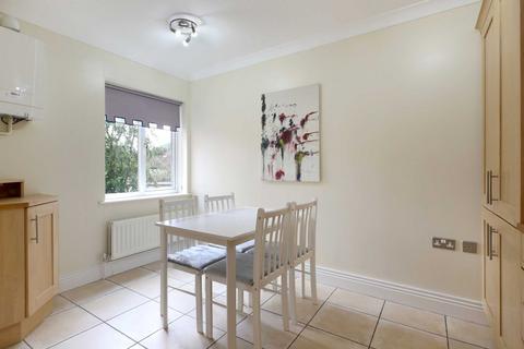 Flat 4, The Courtyard Grove Road, Beaconsfield, HP9 1PU