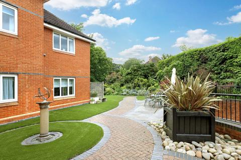 Flat 4, The Courtyard Grove Road, Beaconsfield, HP9 1PU