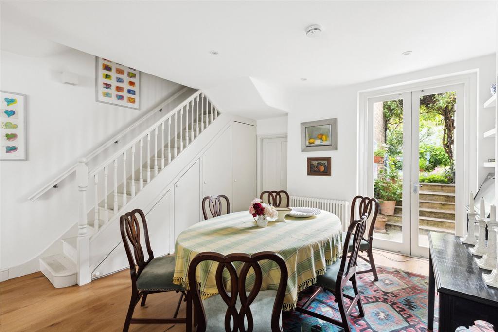Dining To Garden