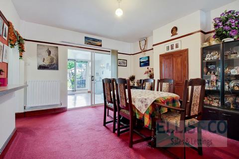 4 bedroom semi-detached house for sale, Birkbeck Avenue, Greenford, UB6