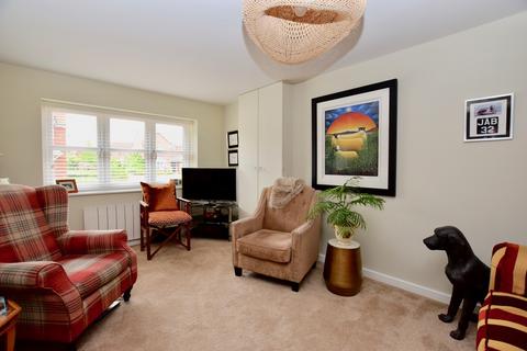 38 Amos Drive, Pocklington, York, YO42 2FH