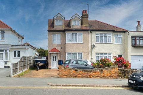 4 bedroom semi-detached house to rent, Carlingford Drive, Westcliff On Sea SS0