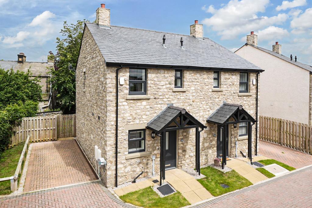 32 Warton Grange Close