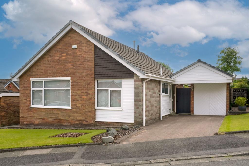 Glencoyne Drive, Bolton, BL1 3 bed detached bungalow for sale £325,000