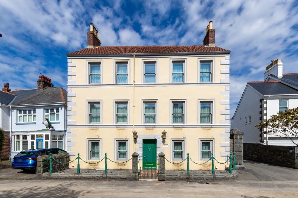 Doyle Road, St. Peter Port, Guernsey 5 bed detached house for sale £1,950,000
