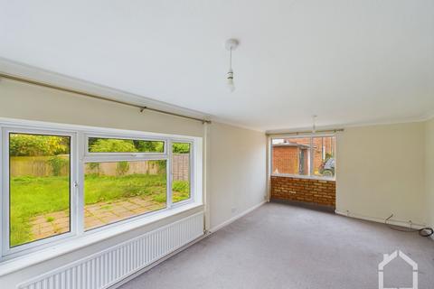 4 bedroom detached house to rent, Greenfields, Adstock, MK18