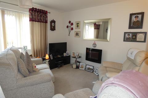 2 bedroom end of terrace house to rent, Woodlands View, Leegomery