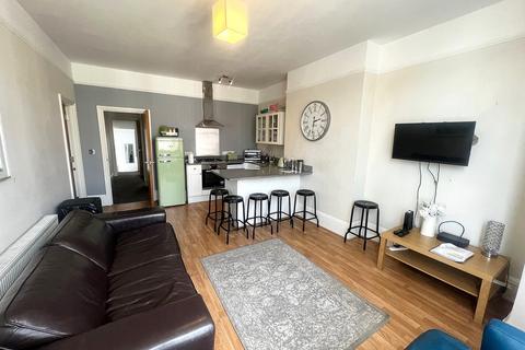 2 bedroom flat to rent, Elphinstone Road, Southsea