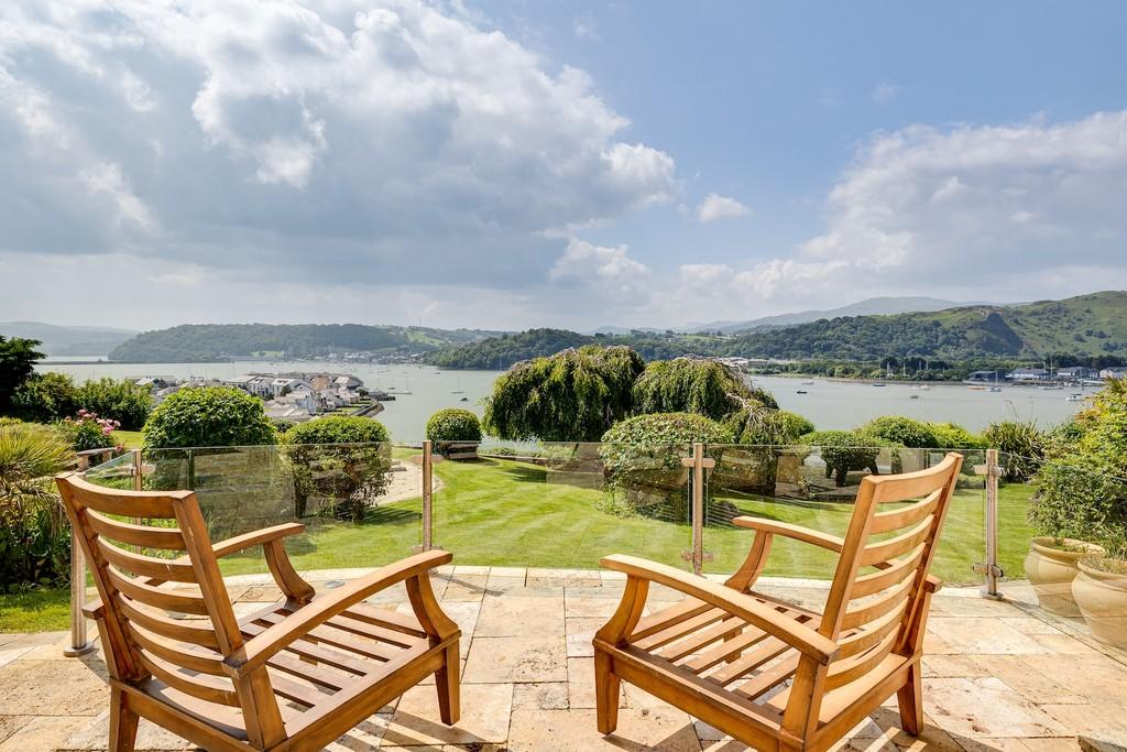 Gannock Park, Conwy LL31 4 bed detached house £3,000 pcm (£692 pw)