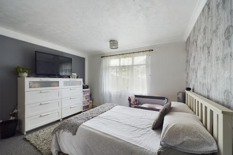 2 bedroom flat to rent, Warburton Gardens, Plymouth PL5