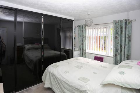 2 bedroom semi-detached bungalow for sale, Kemsley Road, Suffolk IP11