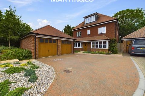 5 bedroom detached house for sale, Neville Close, Wokingham