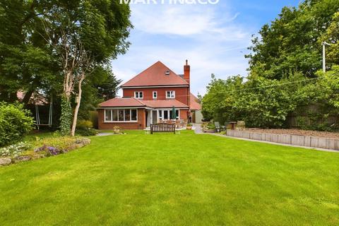 5 bedroom detached house for sale, Neville Close, Wokingham