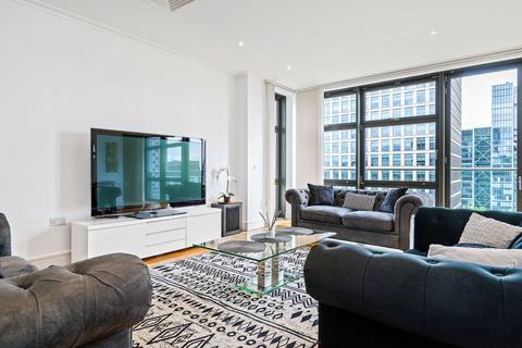 3 bedroom flat for sale, Discovery Dock Apartments West, 2 South Quay Square, London