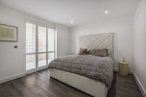 3 bedroom maisonette for sale, New North Road, Hoxton, Hackney, London