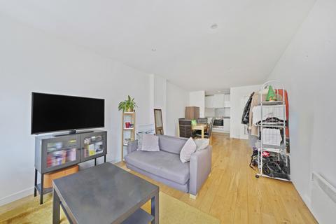 2 bedroom flat to rent, -143 York Way, London