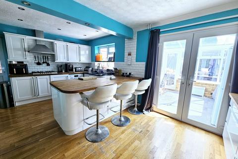 2 Cartwright Crescent, Brackley, NN13 6HA